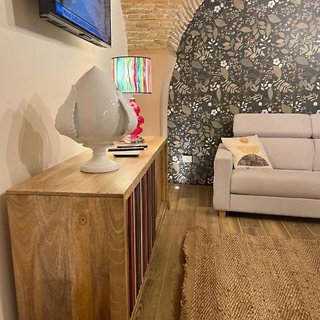 Le Dimore Del Gufo - Royal Suite Venosa Bagian luar foto