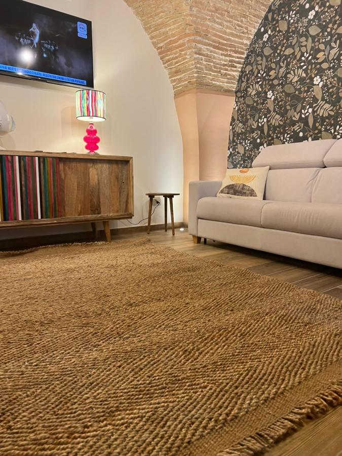 Le Dimore Del Gufo - Royal Suite Venosa Bagian luar foto