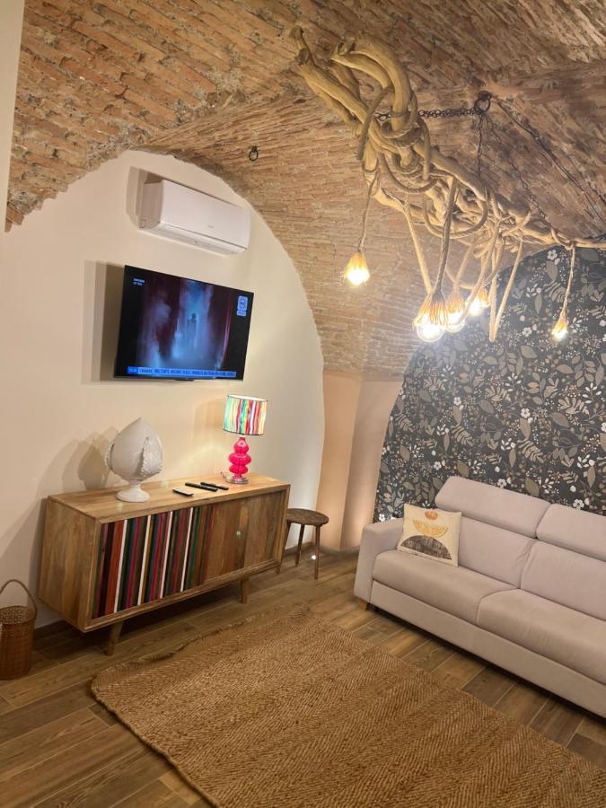 Le Dimore Del Gufo - Royal Suite Venosa Bagian luar foto