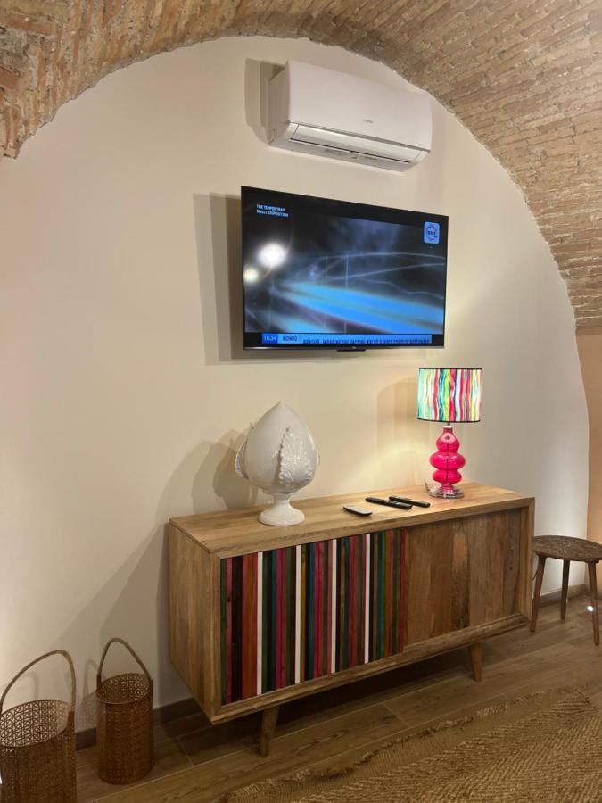 Le Dimore Del Gufo - Royal Suite Venosa Bagian luar foto