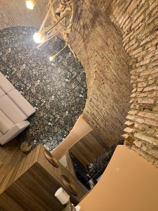 Le Dimore Del Gufo - Royal Suite Venosa Bagian luar foto