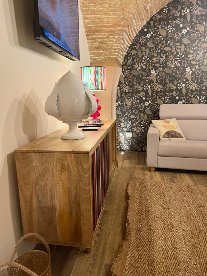 Le Dimore Del Gufo - Royal Suite Venosa Bagian luar foto