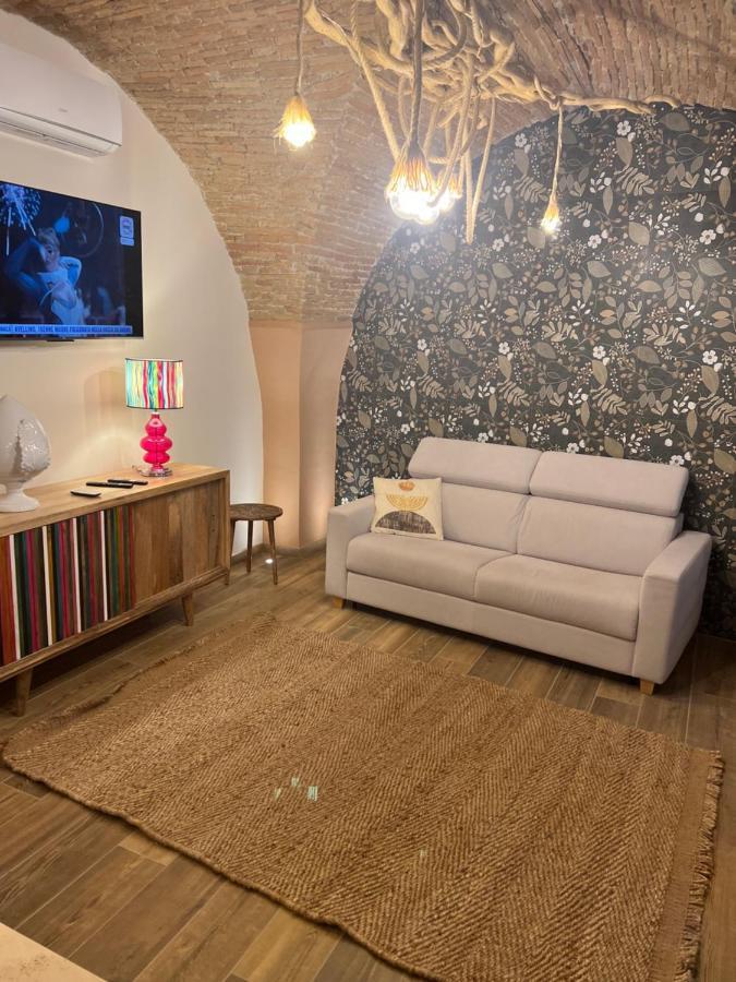 Le Dimore Del Gufo - Royal Suite Venosa Bagian luar foto