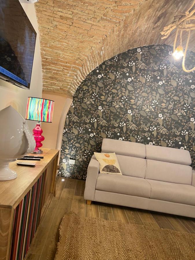 Le Dimore Del Gufo - Royal Suite Venosa Bagian luar foto